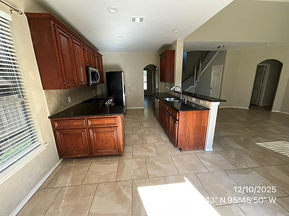 3rd image of 5506 Cunningham Ln