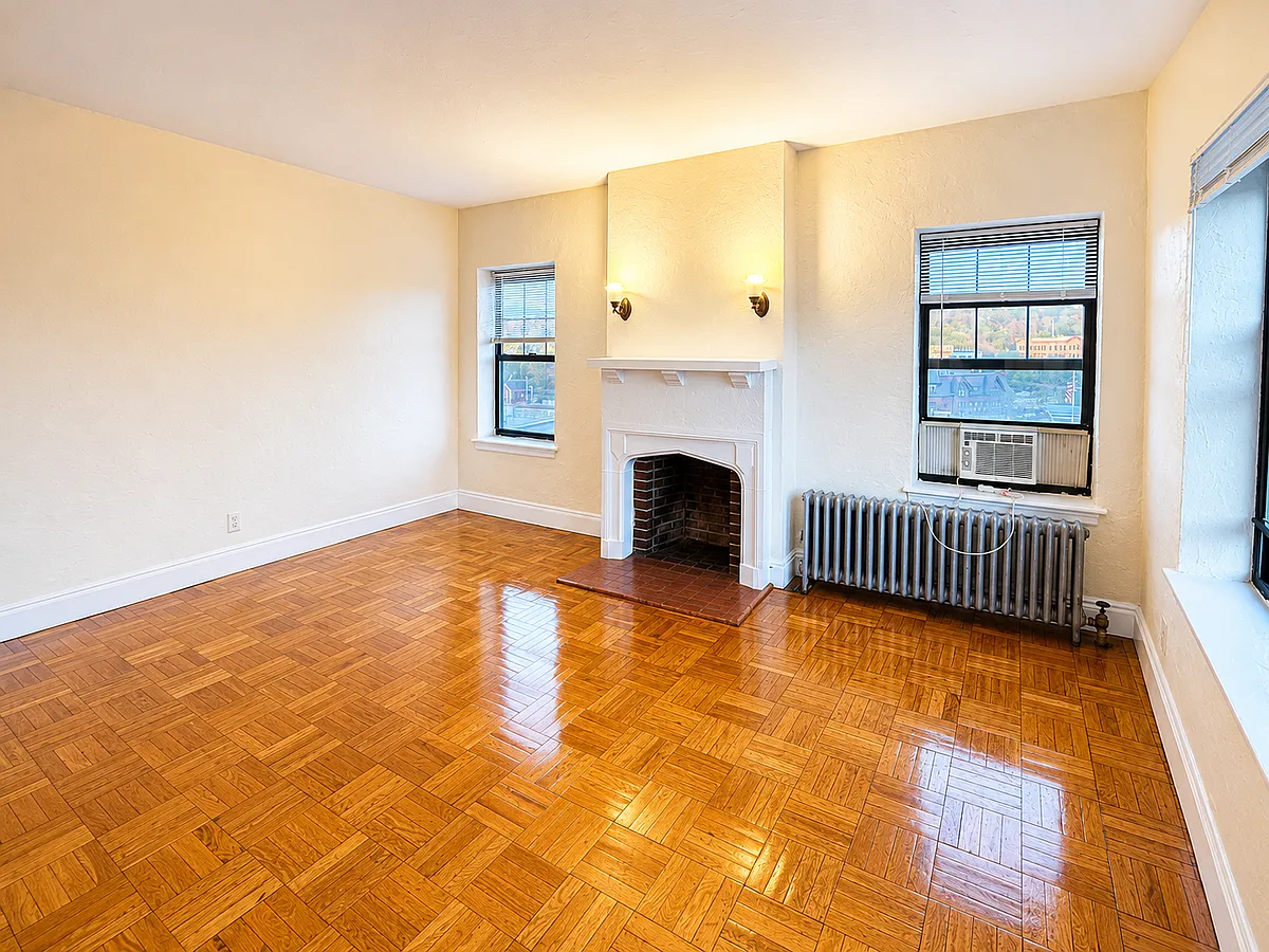Building Photo - 2-8 Elmwood Ave #45