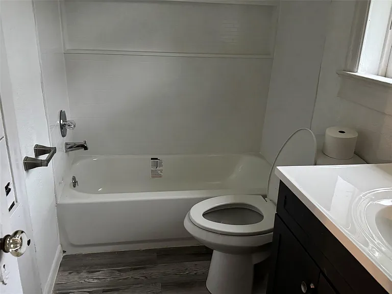 1614 W Sidnor St — Photo 7