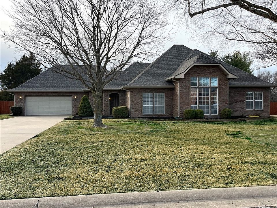 1st image of 3 Stonebridge Way