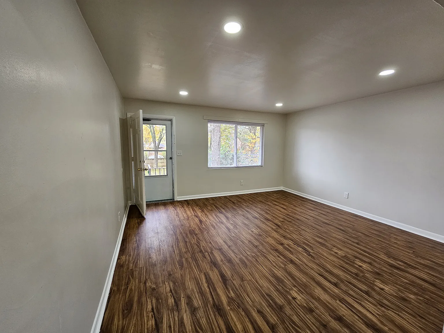 2 bed, 800 sqft, $1,295 — Photo 4