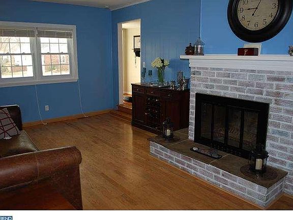 4th image of 3325 Altamont Dr