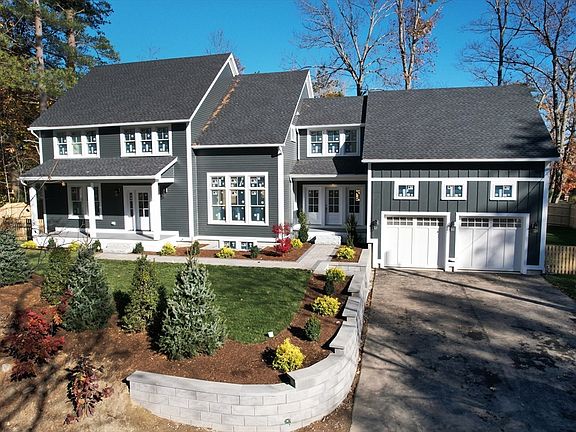 3rd image of 34 Hale St