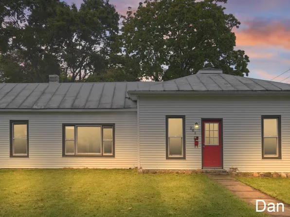 201 E Coffren St, Greenville, MI 48838