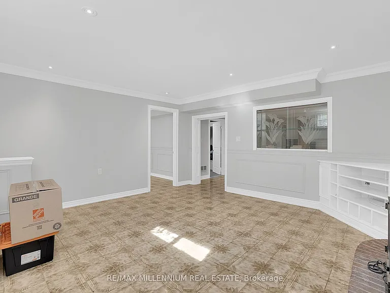 99 Willis Rd #LOWER — Photo 8