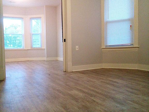 Dining room to Family room
