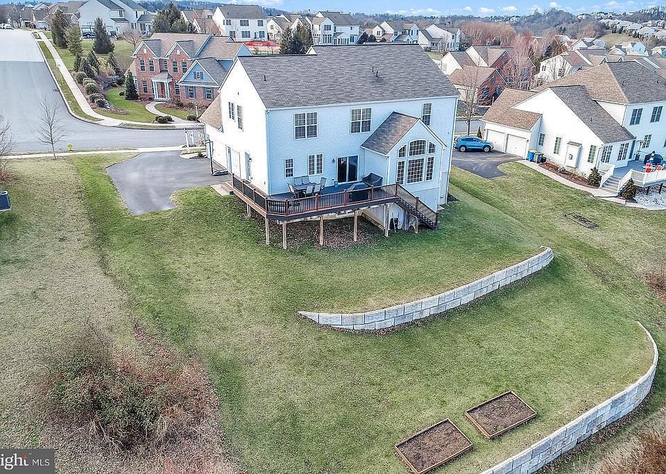 2758 Meadow Cross Way, York, PA 17402 Zillow