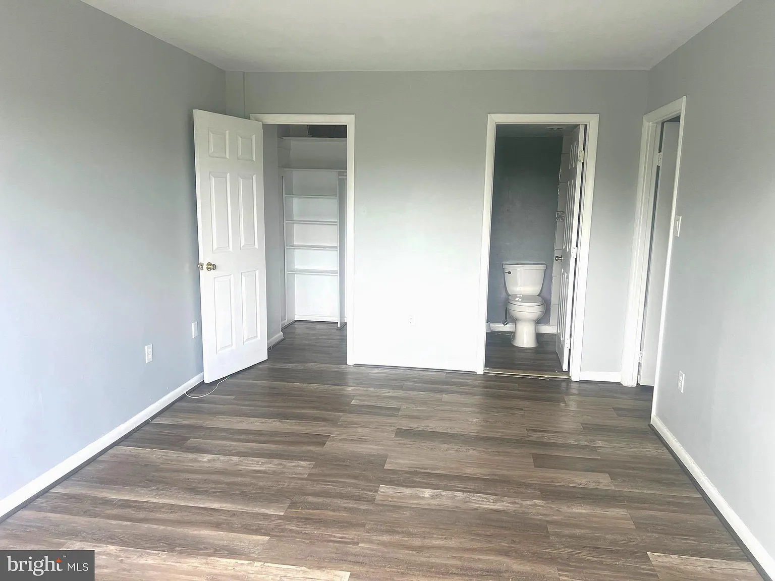 2 bed, 1054 sqft, $2,059 — Photo 4