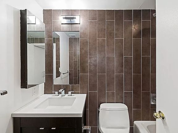 5th image of 184 Lexington Ave APT 17B
