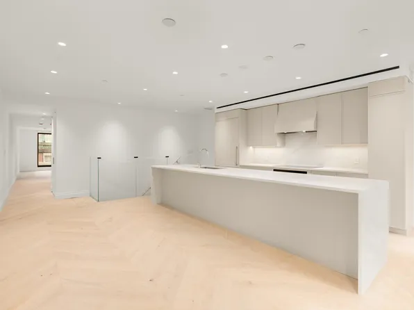 46 East 65th Street image 14 of 18