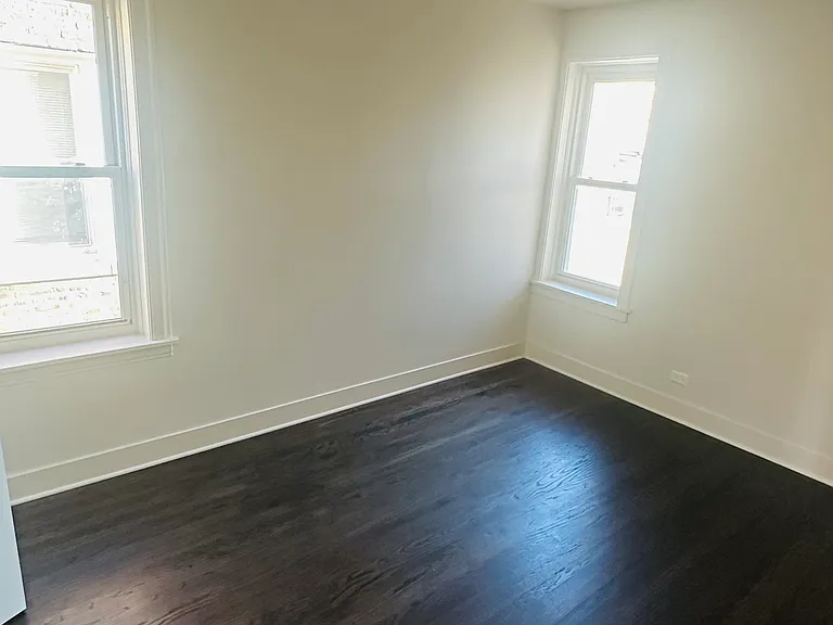 8220 S Eberhart Ave — Photo 9