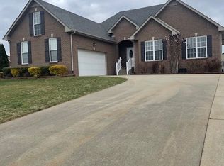 4519 Crossroads Dr, Clarksville, TN 37040