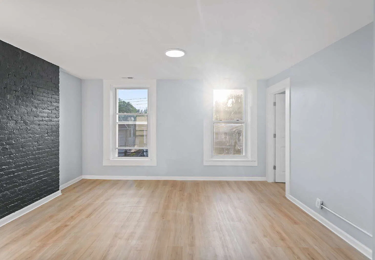 3 bed, 1.0 bath, 1250 sqft, $1,600 — Photo 4