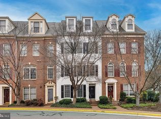 8872 Ashgrove House Ln, Vienna, VA 22182