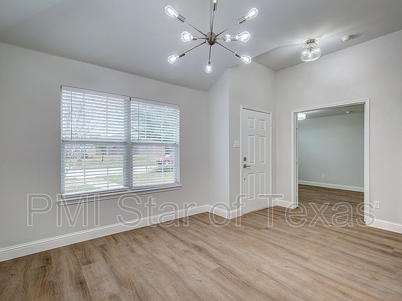 5th image of 513 Sandy Ln