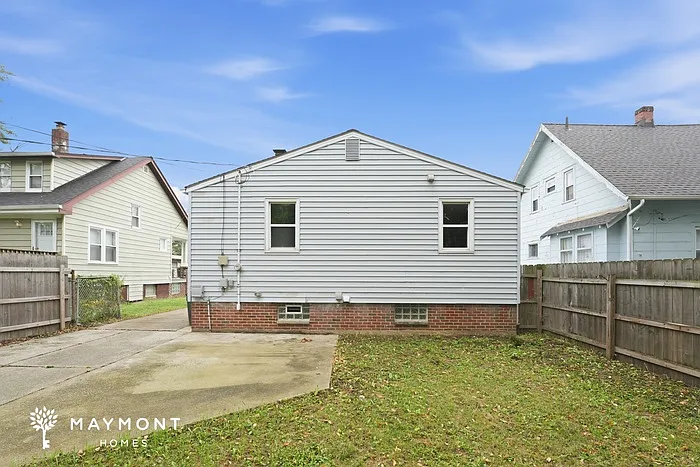 2 bed, 2.0 bath, 1456 sqft, $1,645 — Photo 2