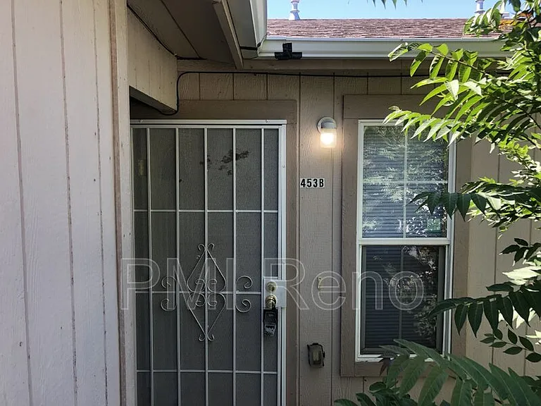 453 Roberts St #B — Photo 1