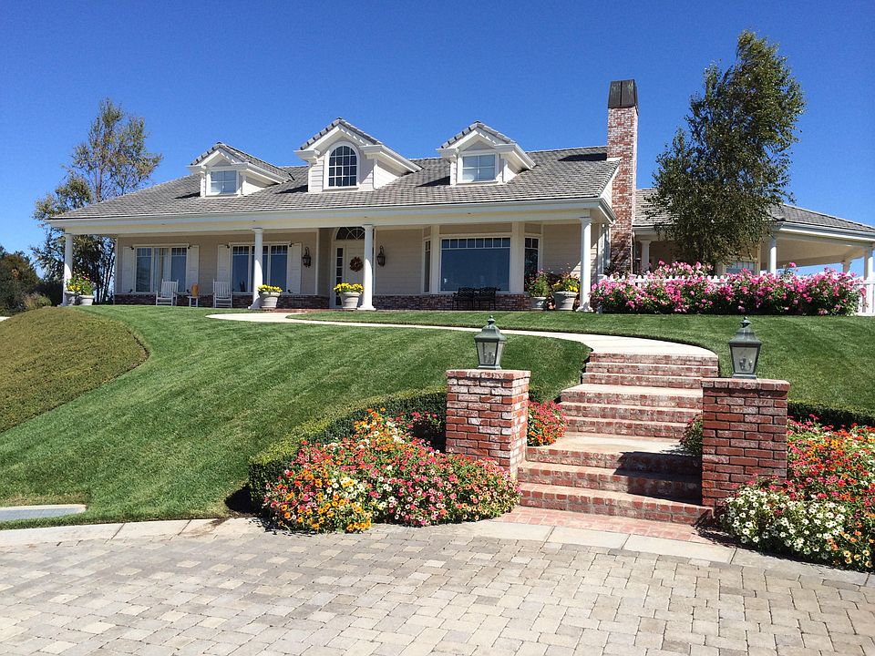 1st image of 2850 Avenida Caballo