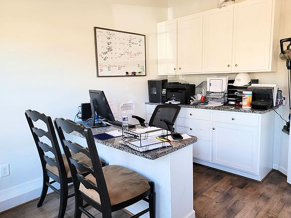 4th image of 2702 Glenn Abbey Ln