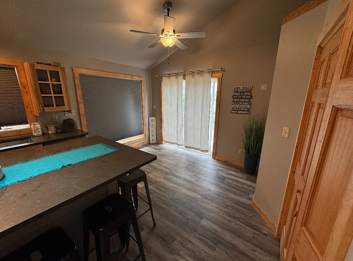 3 bed, 1300 sqft, $2,495 — Photo 2