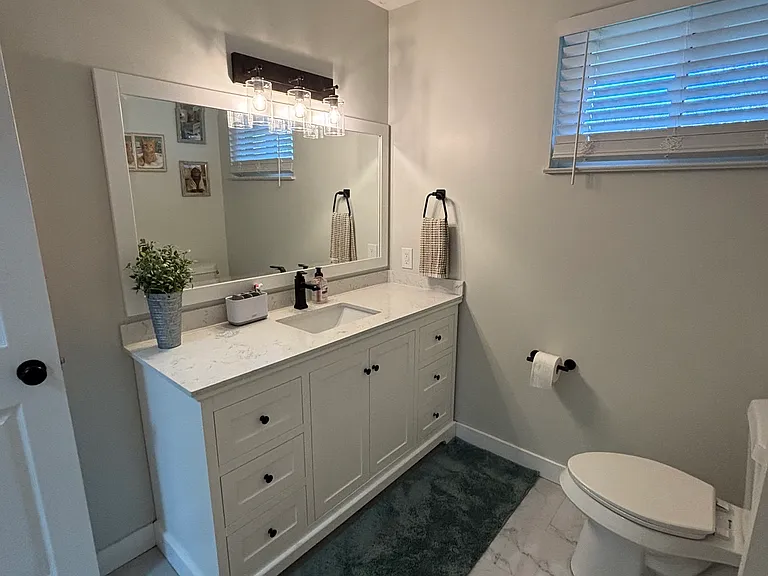 901 Briarwood Ln — Photo 9