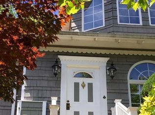 114 Holly Ave, Staten Island, NY 10308