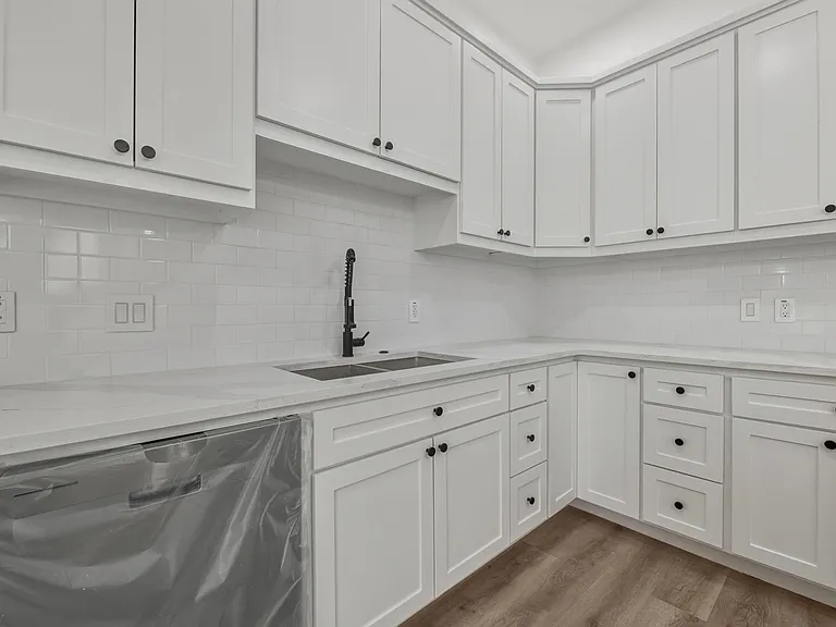 117 Capetown Ln — Photo 18