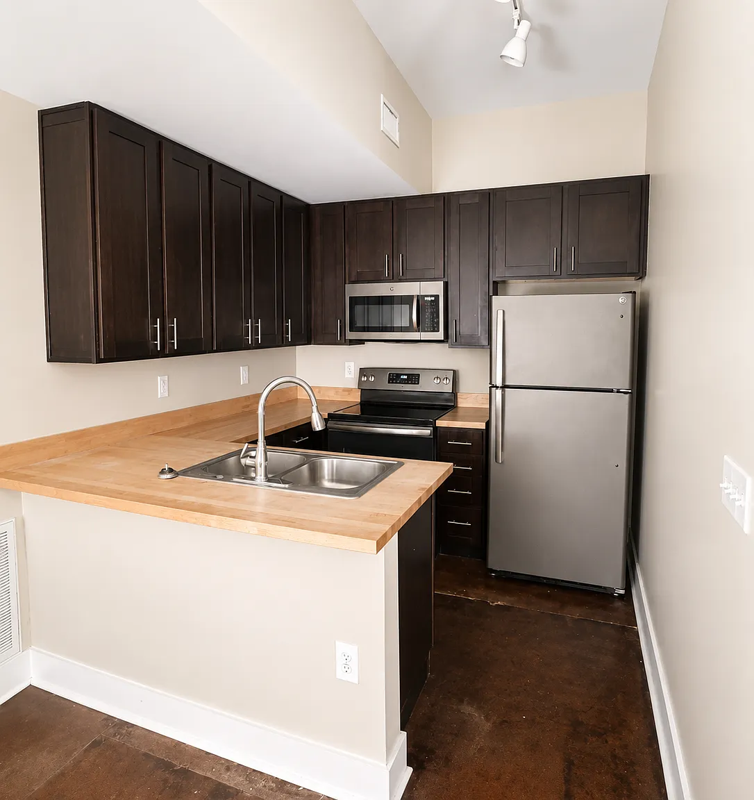 2 bed, $750 — Photo 2