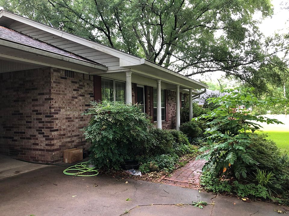 2nd image of 1606 W 3rd Pl