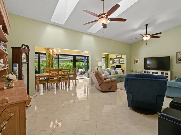704 Kintyre Terrace, Palm Beach Gardens, FL 33418