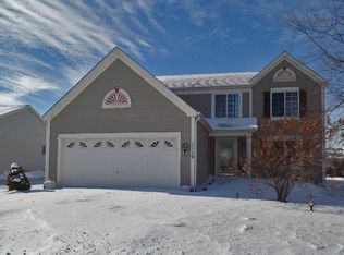 1110 Sawmill Ln, Algonquin, IL 60102