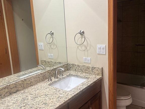 5th image of 1988 Green Bay Rd APT 4