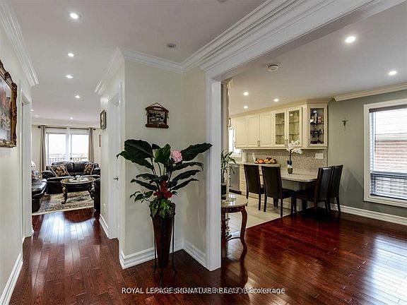 4th image of 6222 Fullerton Cres