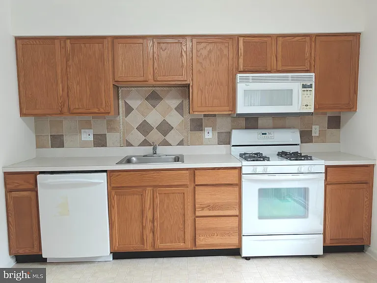 104 Coventry Way — Photo 6