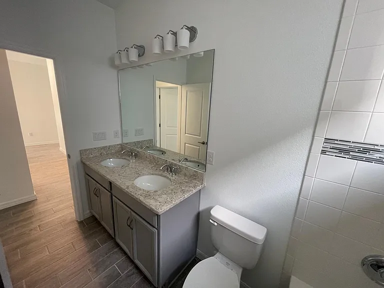 15249 Shady Palms Ln — Photo 31