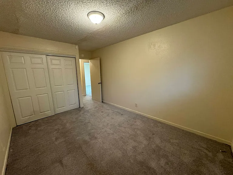605 Bellaire Dr — Photo 29