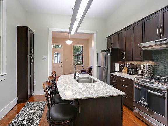 4th image of 1811 Burgundy St