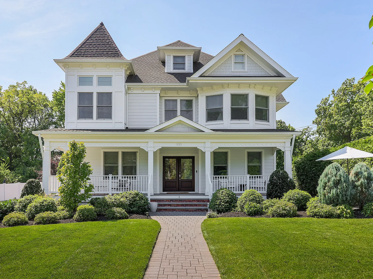 5 bed, 4.5 bath, $7,200 — Photo 1