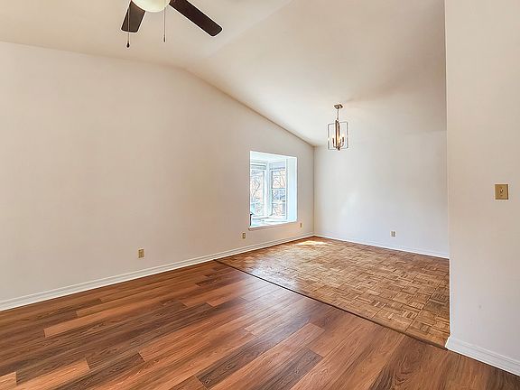 3rd image of 425 N Fairbanks Ave