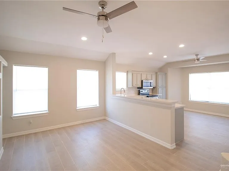 2202 Morning Ln — Photo 11