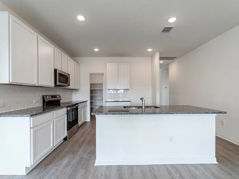 11130 Hollinger Cir — Photo 5