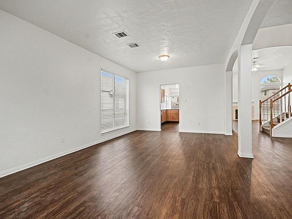 4th image of 3931 Oak Plank Rd