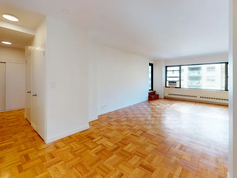 412 E 55th St #11C — Photo 4
