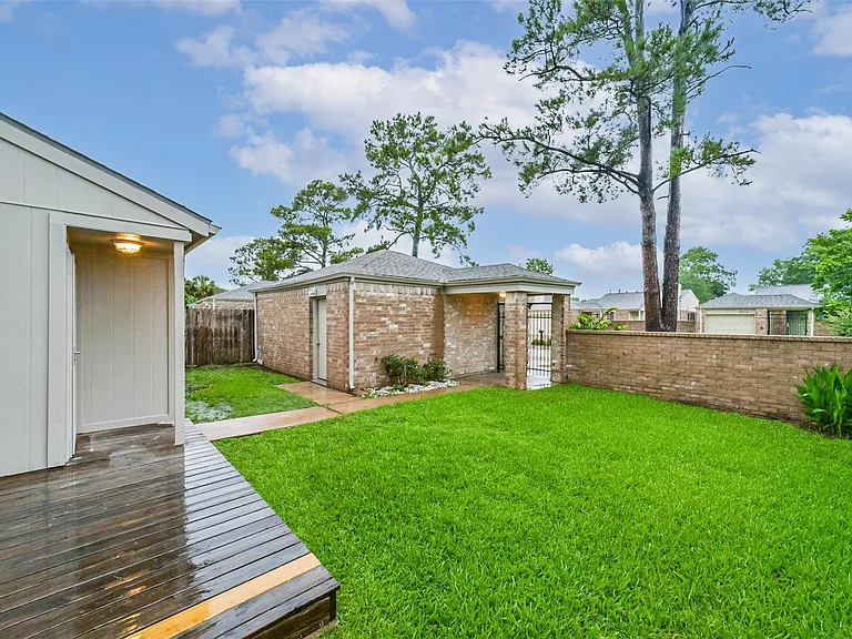 18515 Meadows Way Dr — Photo 29