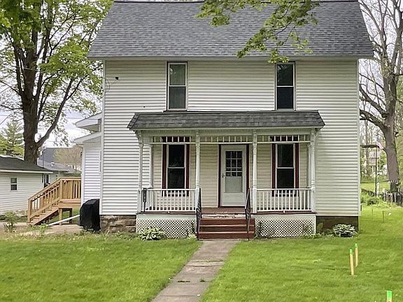 3rd image of 630 Summer St