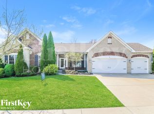 2 Stonecroft Ct, Saint Charles, MO 63304