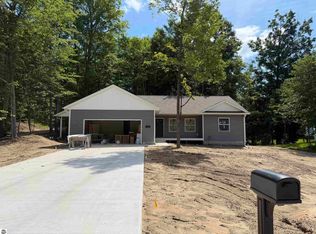 1118 Birmley Estates Dr, Traverse City, MI 49696