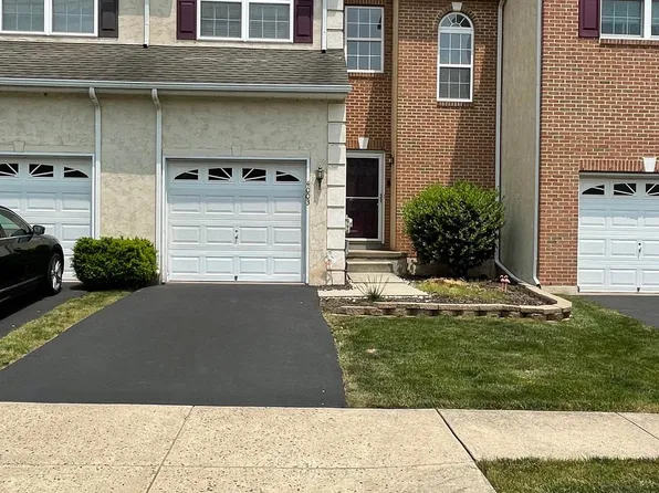 4003 Sarah Ct, Collegeville, PA 19426