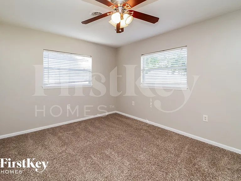 802 Morocco Ave — Photo 7