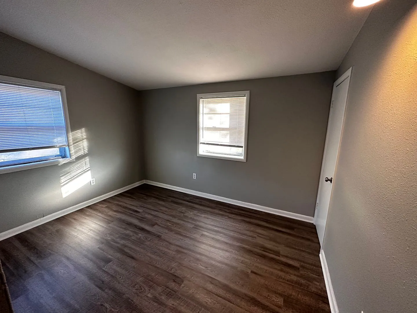 Come take a look at this newly remodeled 3-bedroom 1 bathroom — Photo 4